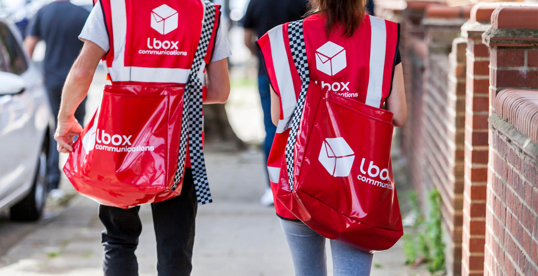 London leaflets uniformed, tracked, iso accredited delivery people for distribution